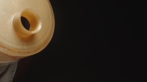 Ρίχνω Μέλι Από Ένα Μπουκάλι Μια Ξύλινη Κουτάλα Dolly Slider — Αρχείο Βίντεο