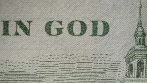 Επιγραφή Στο Θεό Εμπιστευόμαστε Ένα Χαρτονόμισμα Των Εκατό Δολαρίων Κοντινό — Αρχείο Βίντεο
