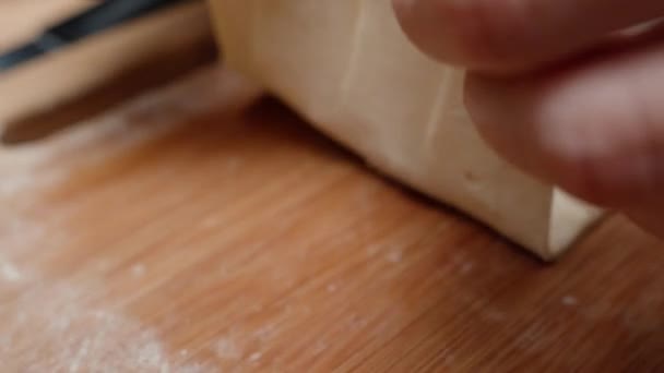 Envuelvo Relleno Manzanas Masa Pasteles Cámara Lenta Cerca — Vídeo de stock