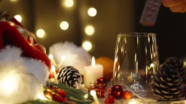Faço Uma Bebida Com Chocolate Cacau Mesa Natal Com Decorações — Vídeo de Stock