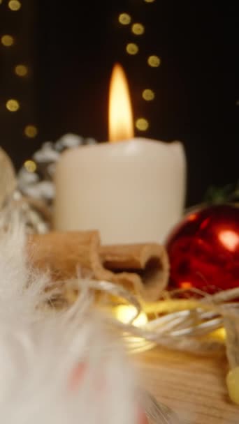 Vidéo Verticale Bâton Cannelle Des Décorations Intérieur Chapeau Père Noël — Video