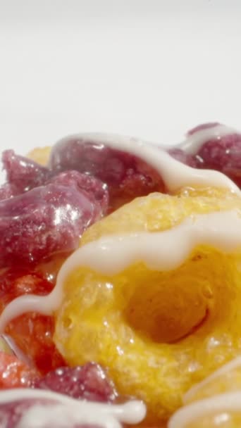 Snack Bar Cornflakes Sotto Forma Anelli Versati Con Crema Latte — Video Stock