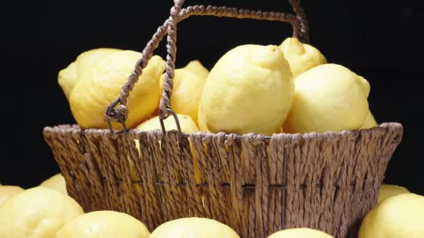 Panier Avec Des Citrons Sur Fond Noir Prends Citron — Video