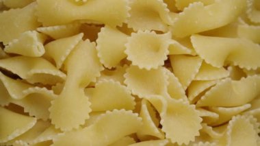 makarna farfalle yakın çekim, kavanozda dönüş.
