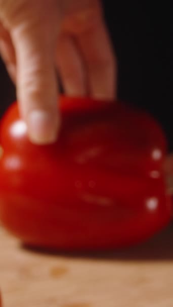 Cutting Red Bell Peppers Camera Zooms Shoots Its Seeds Pepper — Stock Video