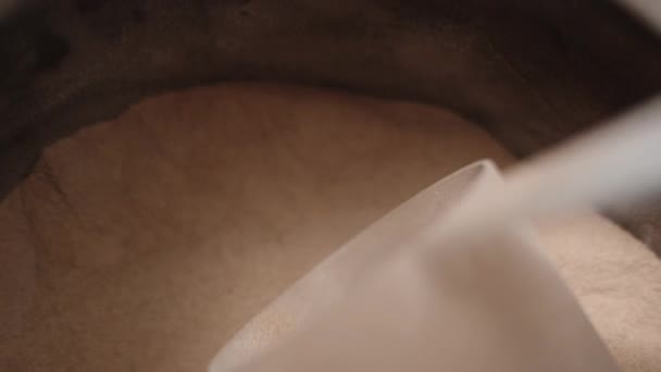 Velká Sklenice Proteinového Čokoládového Prášku Mléčný Koktejl Sportovní Výživa Ovocem — Stock video