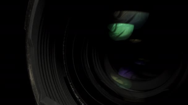 Єктив Камери Вигляд Боку Матриці Контактами Чорному Тлі Доллі Повзунок — стокове відео