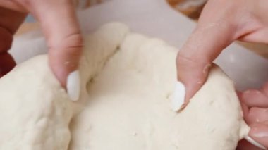 Hamur, Ajarian Khachapuri için tekne şeklinde, yakın plan..