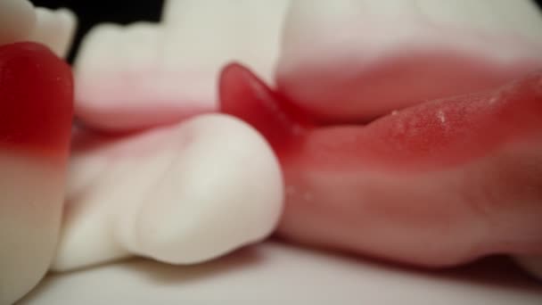 Caramelos Goma Masticable Forma Dientes Colmillos Vampiro Dolly Slider Extrema — Vídeos de Stock