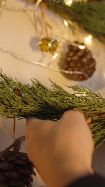 Vídeo Vertical Creación Decoraciones Pared Hechas Mano Para Navidad Elaboración — Vídeos de Stock