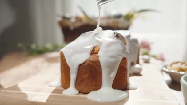 Glaçage Blanc Gouttes Gâteaux Faits Maison Pour Pâques Chrétienne — Video