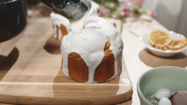 Homemade Easter Cakes Sunny Table Woman Pouring Thick White Icing — Stock Video