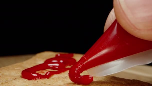Červenou Polevou Tašky Pečivo Přikrývají Perník Dekoraci Dolly Slider Zavřít — Stock video
