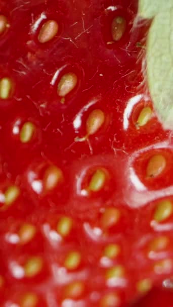 垂直录像 新鲜草莓 顶视图Dolly Shot — 图库视频影像