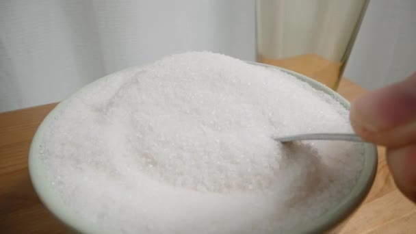 Colho Açúcar Com Uma Colher Deito Num Copo Pov Câmera — Vídeo de Stock