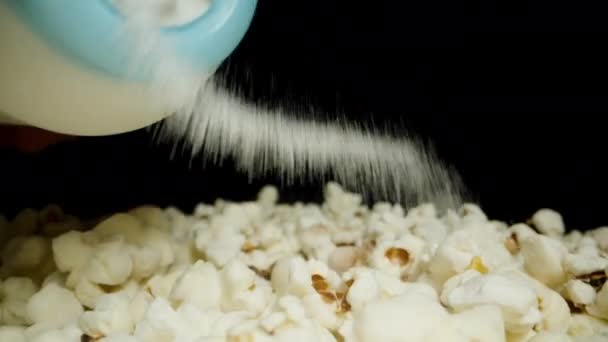 Všechno Pokryto Popcornem Štědře Posypané Solí Zpomal Posuvník Zavřít — Stock video
