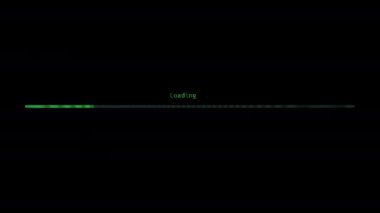 Siyah Ekranda Yeşil Yükleme Çubuğu, Yavaş İlerliyor, Bir Sistem veya Veri Yükleme Sürecini Gösteriyor.