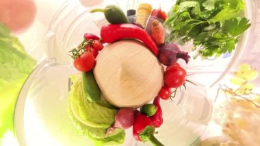 Buzdolabının içinde dönüşümlü bir perspektife sahip 