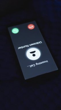 Dikey video. Bilinmeyen numaradan 