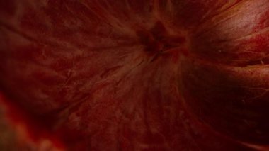 Boş Mangosteen Kabuğunun Genel Görünümü Yavaş Çekimde Dönerken İç Dokuları ve Boş Bölümleri Gösteriyor