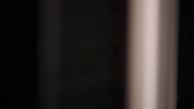 Beyaz Tabak ile Kırmızı Jöle Dolapta, Sığ Derinlik Odaklanma İç Görünüm, Tatlı Depolama Konsepti