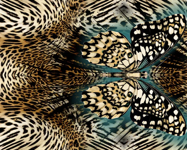 Parmak Izi Için Leopar Derisi Arkaplanındaki Kelebek Telifsiz Stok Fotoğraflar