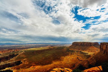 Doğanın erozyonu güzel kanyon manzarası yaratıyor, Ölü At Eyalet Parkı, Utah ABD