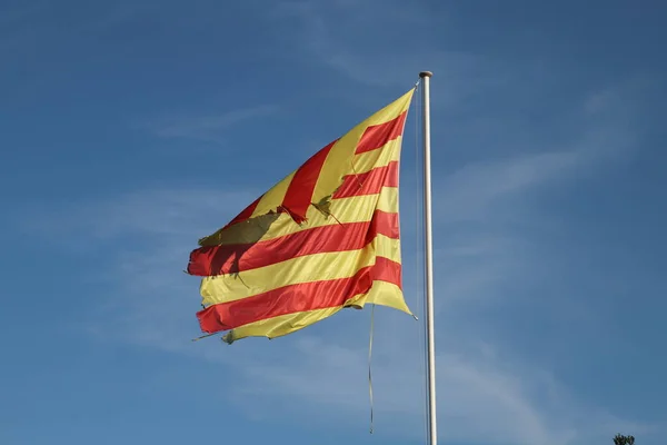 Katalonien Spanien Flaggstat Vinden Vimpeln — Stockfoto