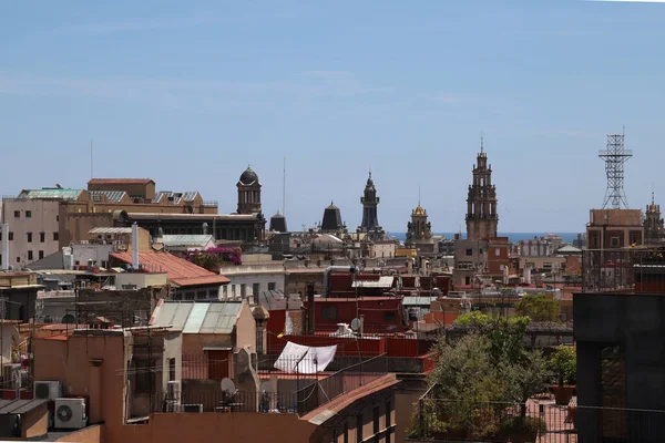 バルセロナ スペイン 古代大聖堂の屋根から撮影された旧市街のスカイライン — ストック写真