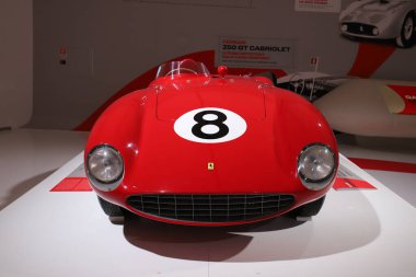 Modena, 16 Haziran 2023, MEF Müzesi Enzo Ferrari, orijinal Ferrari 750 Monza klasik spor araba, yapım yılı 1954, tarihi araba