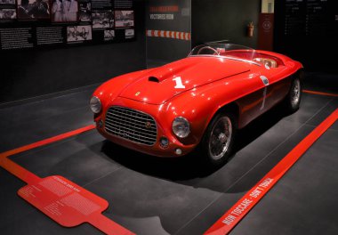Maranello, Modena, İtalya, 23 Haziran 2024 - Maranello Ferrari Müzesi, tarihi Ferrari 166 MM, klasik klasik spor araba