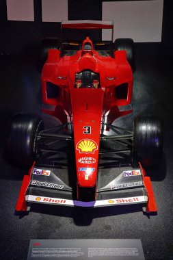 Maranello, Modena, İtalya, 23 Haziran 2024 - Maranello Ferrari Müzesi, F1 Ferrari F399 modeli, 1999 yılı, ziyaretçilere açık