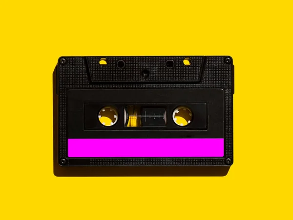 Audiokassette Auf Gelbem Hintergrund Blick Von Oben Flache Lage — Stockfoto