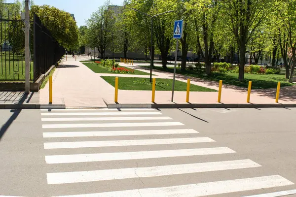 Denetimsiz yaya geçidi donatılmıştır..