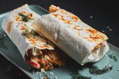 Tavuk ve biftekli taze donör kebabı