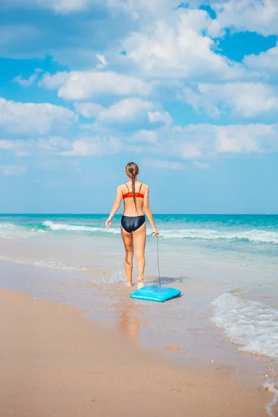 Schattig Klein Meisje Tropisch Strand Vakantie — Stockfoto