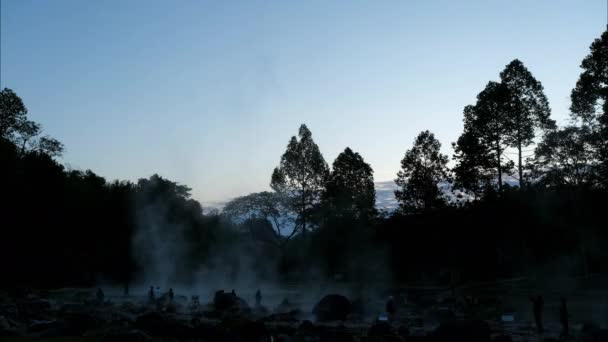 January 2023 Time Lapse Silhouette Tourists Enjoying Beauty Hot Springs — Stock Video