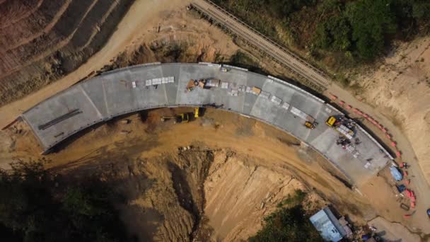 Vue Aérienne Développement Une Nouvelle Construction Routière Passage Supérieur Cours — Video
