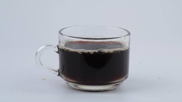 Tazza Caffè Nero Isolato Sfondo Bianco — Video Stock