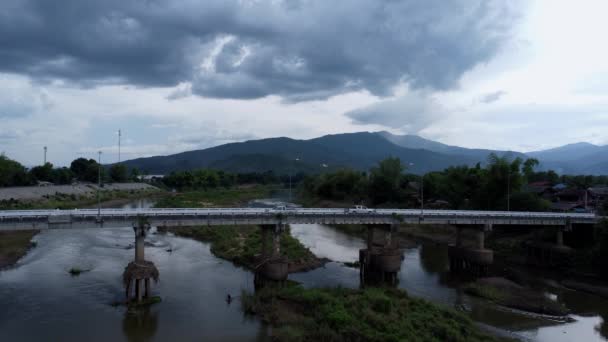 Chiang Mai Tailândia Bridge Ping River Vista Aérea Tráfego Ponte — Vídeo de Stock