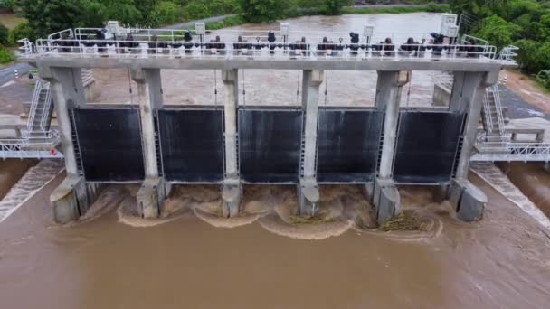 Aerial View Water Released Drainage Channel Concrete Dam Way Overflowing — Stock Video