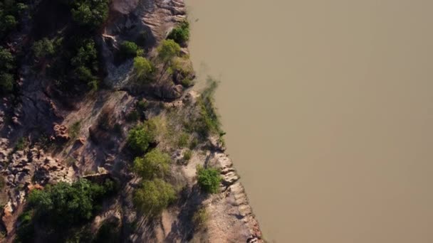 Der Bergboden Wurde Durch Wasser Erodiert Erstaunliche Malerische Aussicht Auf — Stockvideo