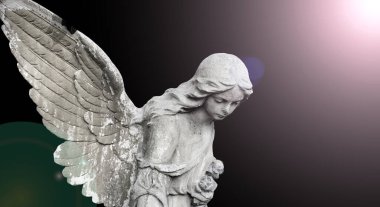 Ay ışığında güzel bir melek.