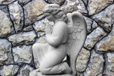 Büyük kanatları ile güzel melek. Koruyucu melek. Melek savior