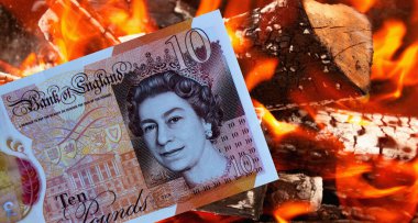 Geçmişe yakın planda İngiliz sterlini. Büyük Britanya ulusal para birimi