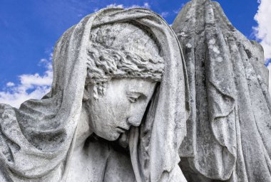 Aziz Meryem Ana heykeli