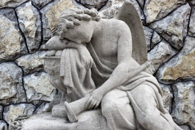 Büyük kanatları ile güzel melek. Koruyucu melek. Melek savior