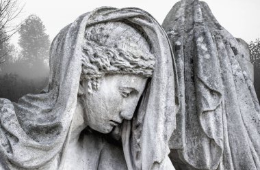 Aziz Meryem Ana heykeli