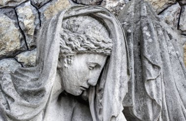 Aziz Meryem Ana heykeli