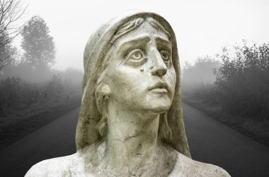 Aziz Meryem Ana heykeli